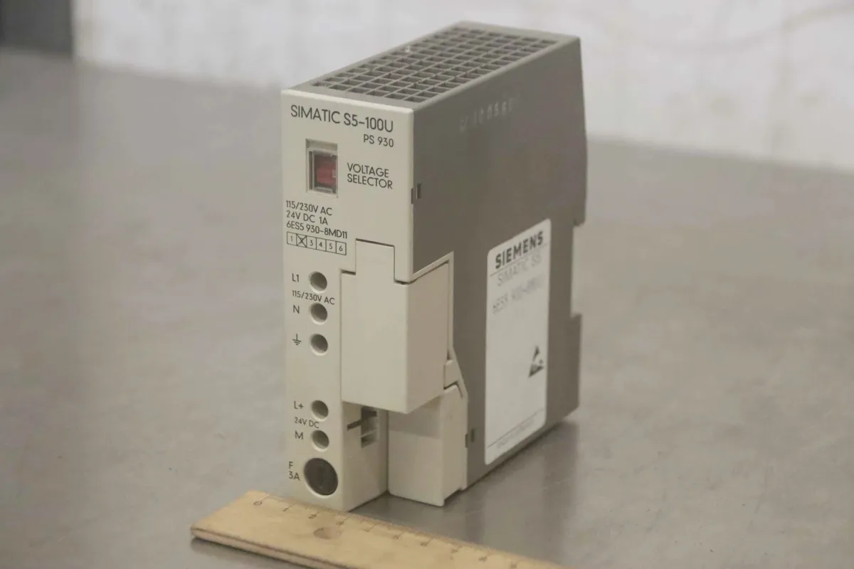 Siemens 6ES5 930-8MD11 Power Supply