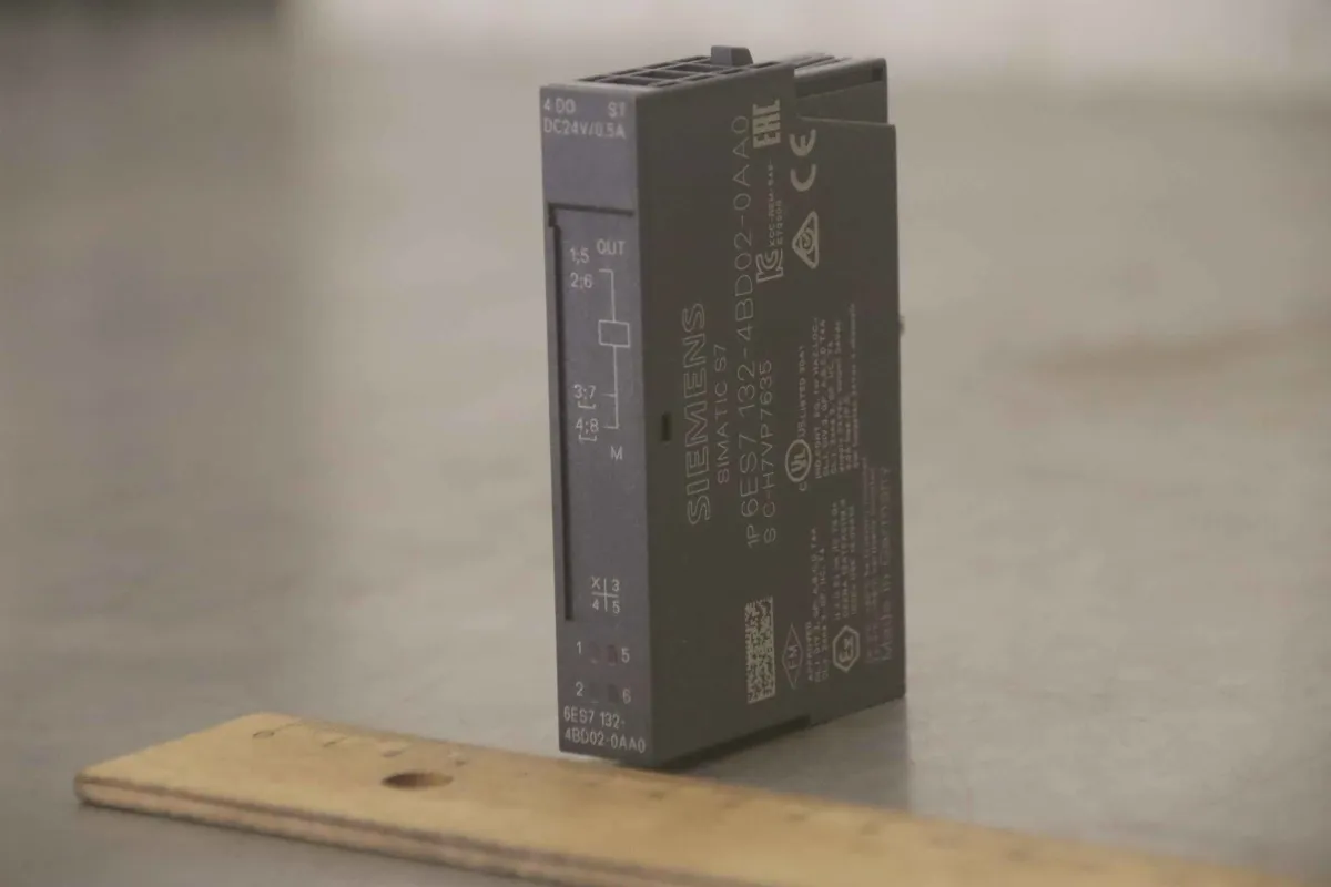Siemens 6ES7 132-4BD02-OAAO Elektronikmodule ET 200S 4 Stück
