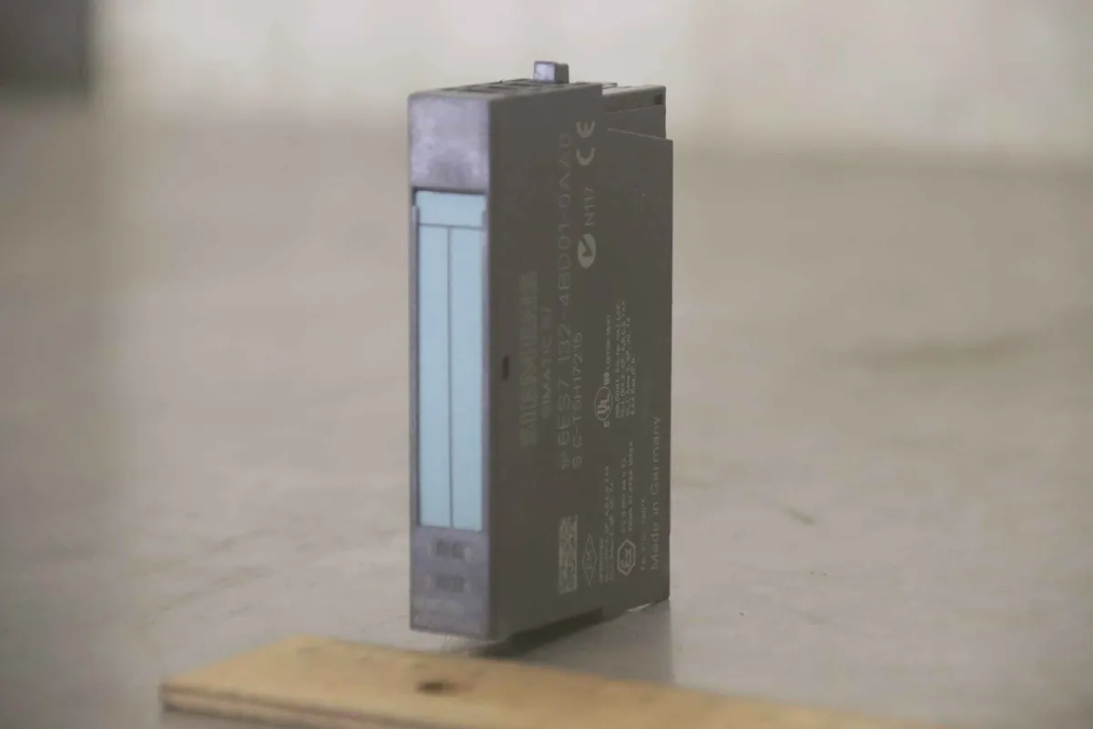 Siemens 6ES7 132-4BD01-OAAO Elektronikmodule ET 200S 4 Stück