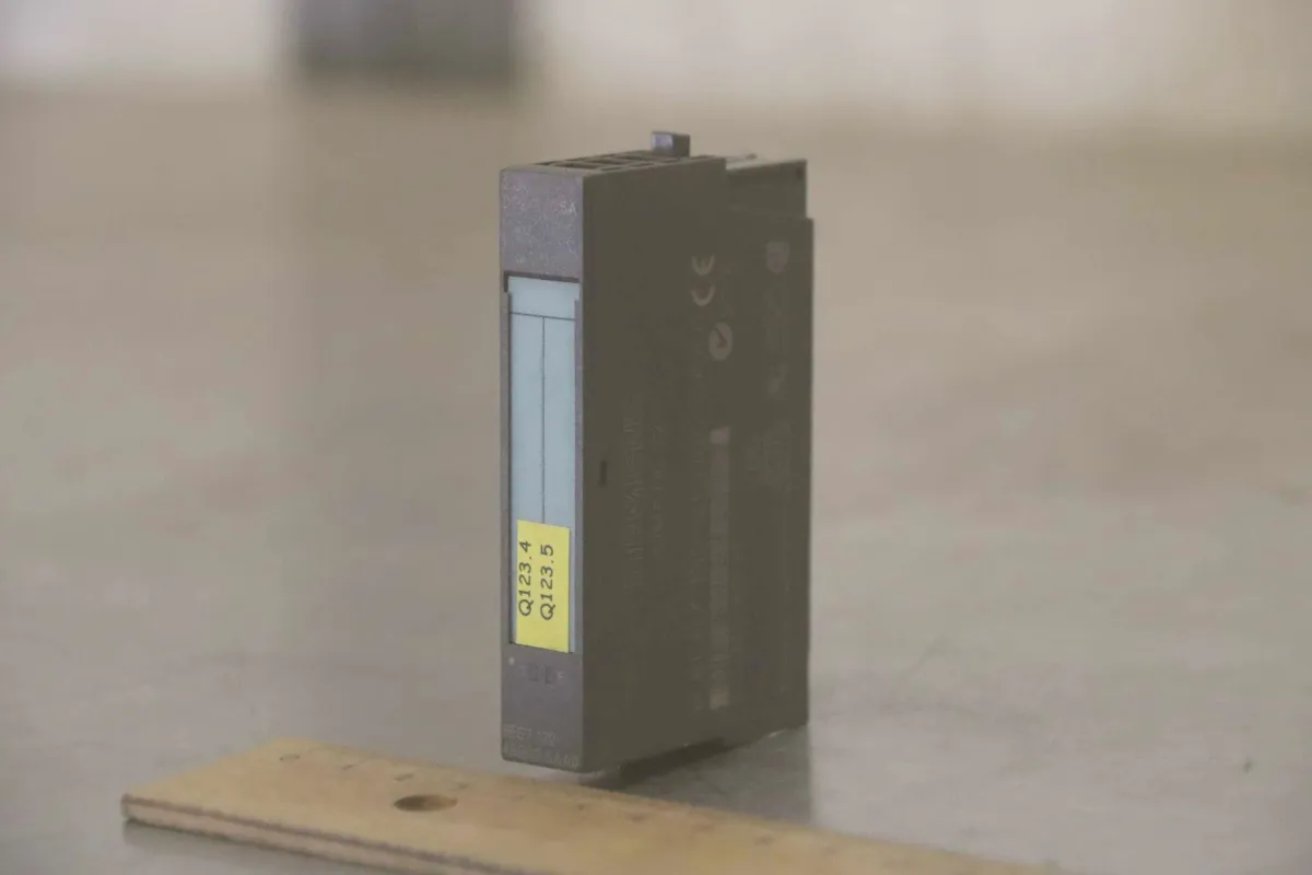 Siemens 6ES7 132-4BBOO-OAAO Elektronikmodule ET 200S