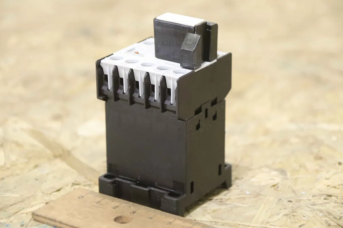 Siemens 3TF2010-OBB4 Schütz