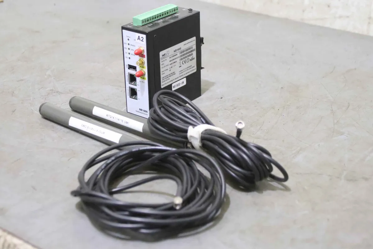 NetModule NB1600 Router mit Antennen