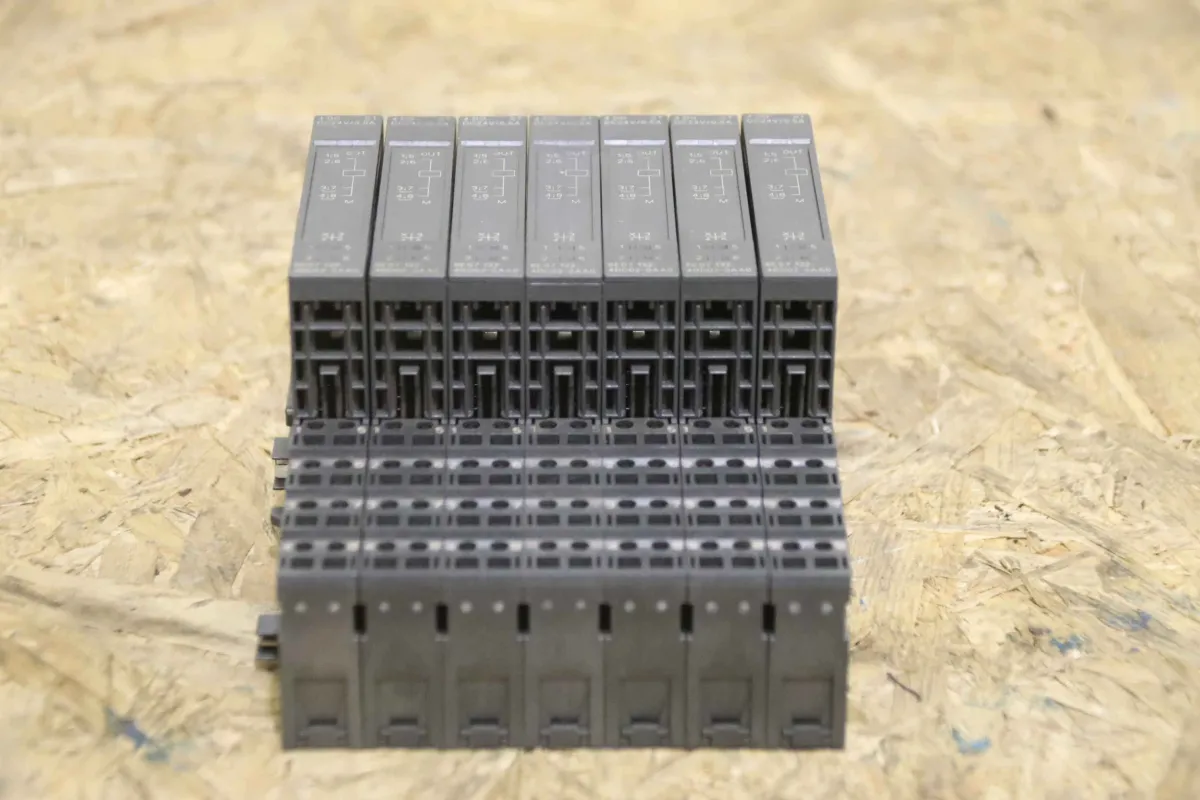 Siemens 6ES7 132-4BD02-OAAO Elektronikmodule ET 200S 7 Stück