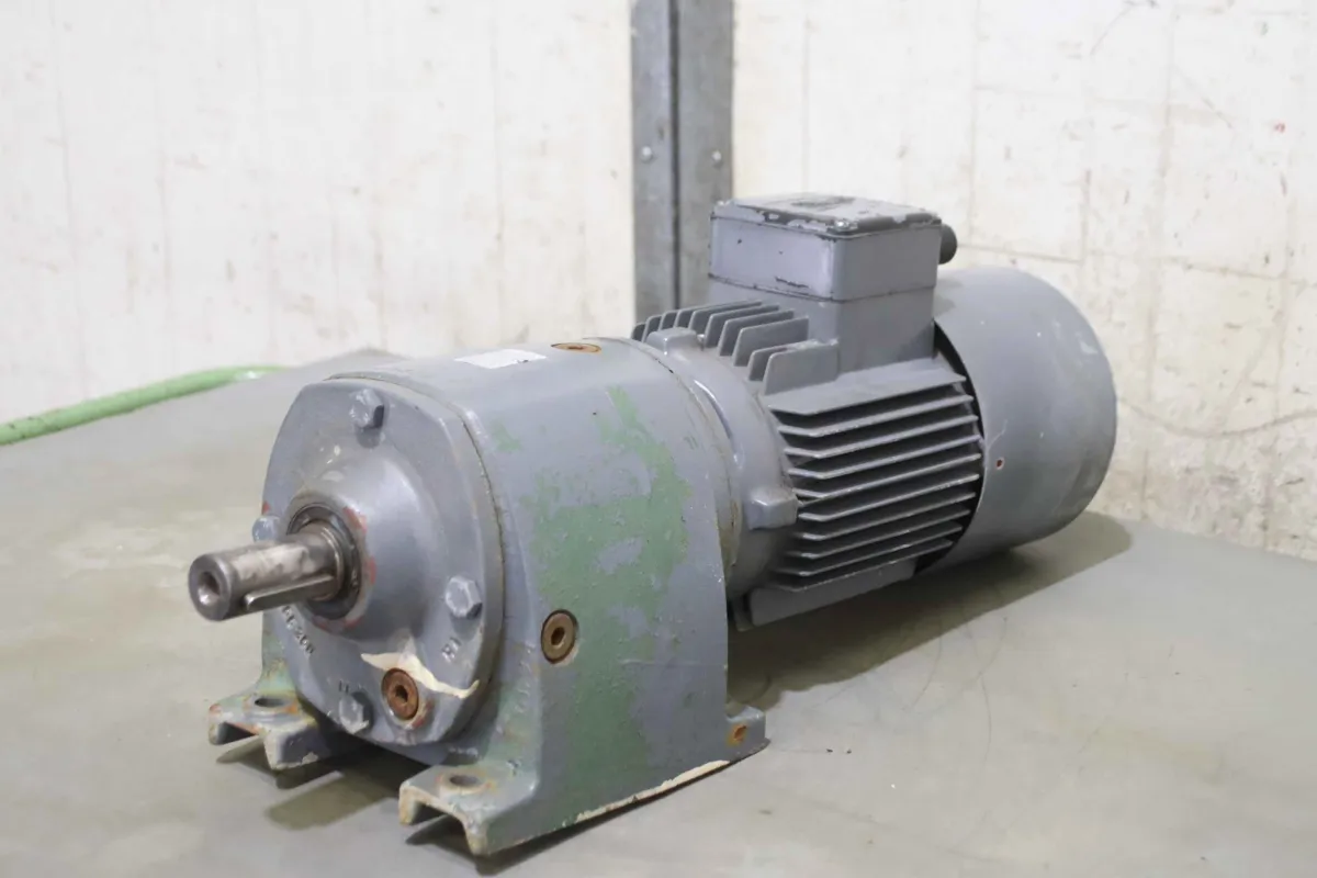 Flender Z41-A90L/4-L16N Getriebemotor 1,5 kW 80 U/min