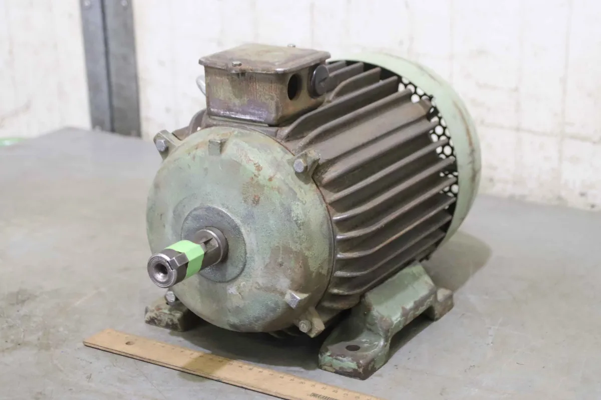 VEM KR 112, 2/6./S Elektromotor 2,2 kW 940 U/min