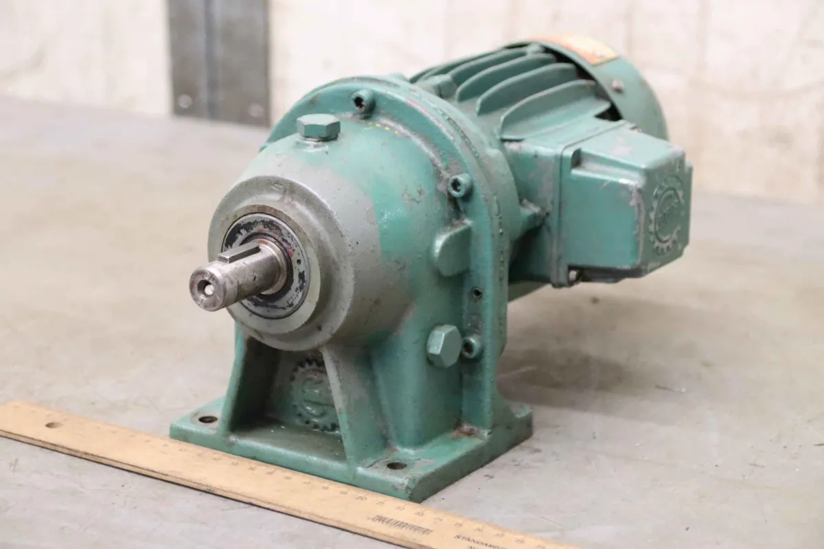 Cebeha C30-63K/4DC Getriebemotor 0,12 kW 106 U/min