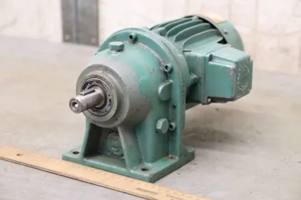 Cebeha C30-63K/4DC Getriebemotor 0,12 kW 106 U/min – RESALE