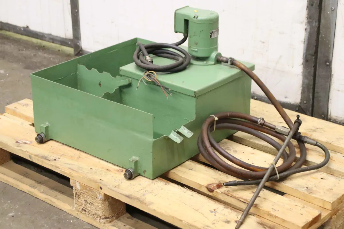 Elpu N 120 mit Behälter Kühlwasserpumpe
