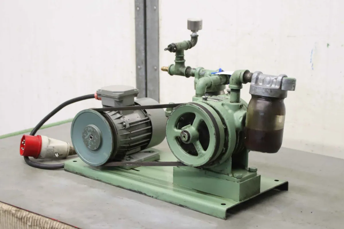 Gast 1550-V2A vacuum pump
