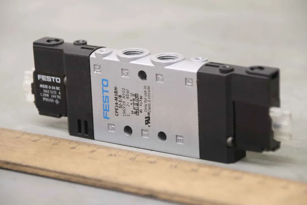 Festo CPE14-M1BH-5J-1/8 Magnetventil