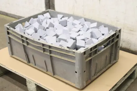 Rösler 40/45/45 mm Schleifkörper 71 kg – RESALE