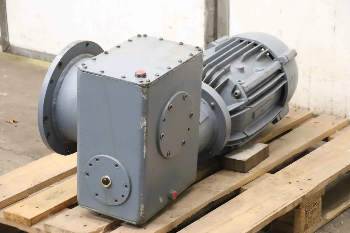 DEMAG Lotze 24/14K4 Getriebemotor 5 kW 60 U/min