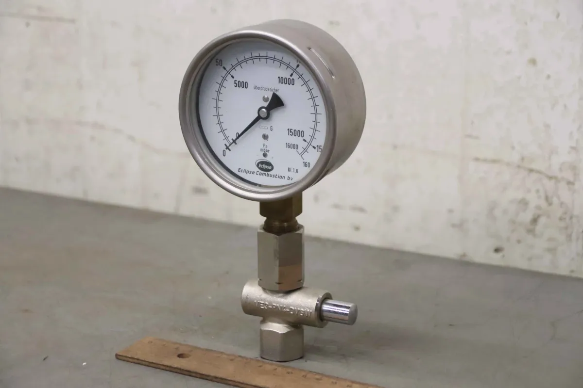 Eclipse 0 bis 160 mbar VE3-PN-DVGW Manometer mit Druckknopfhahn