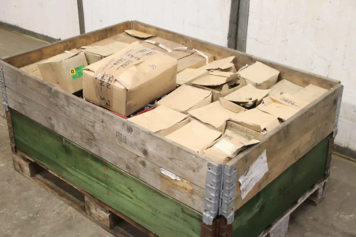 Diverse M8 bis M30 schwarz/verzinkt Sechskantmuttern 645 kg