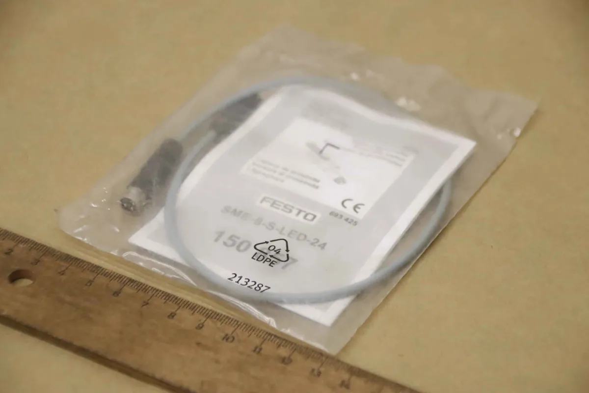 Festo SME-8-S-LED-24 693 425 Näherungsschalter