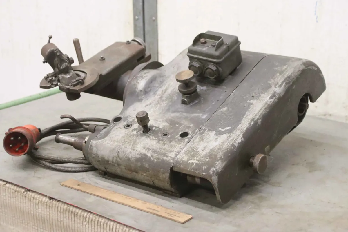 0,7 kW Schleifscheiben Abzieher