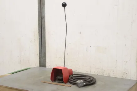 Bernstain F1-U1 UN 10A 500V Fußschalter – RESALE