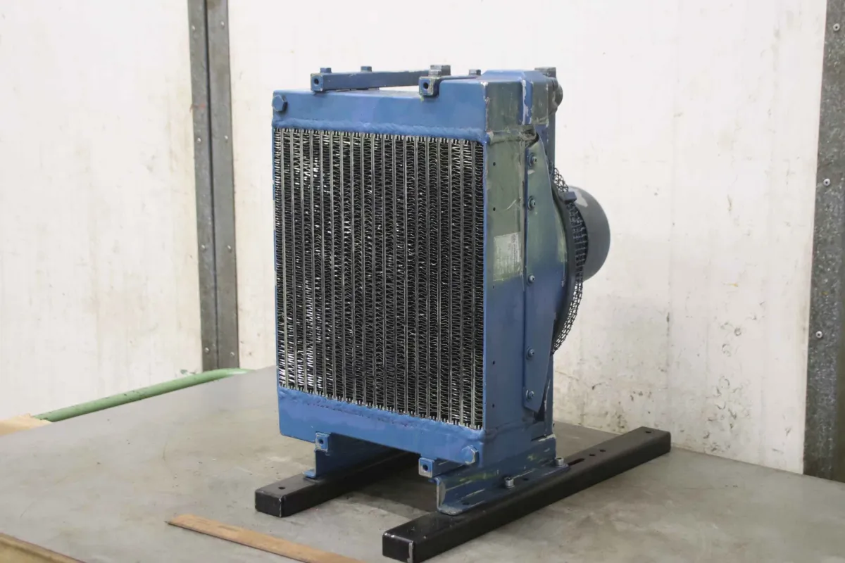 Längerer & Reich 0,37 kW 560/330/H540 mm Ölkühler mit Lüfter