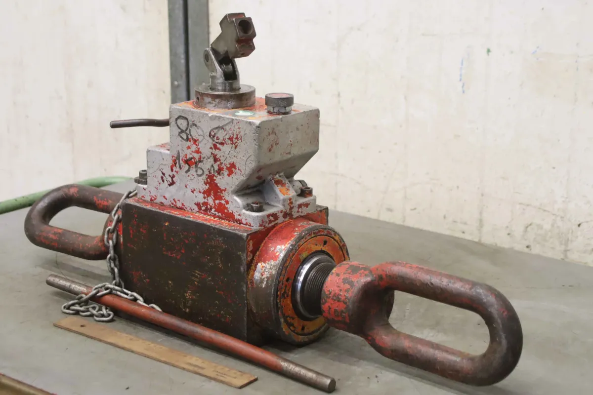 Enerpac Hub 155 mm Hydraulik-Zugzylinder 50 t