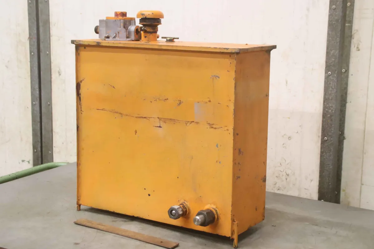 490/250/H565 mm Hydraulikbehälter 40Liter