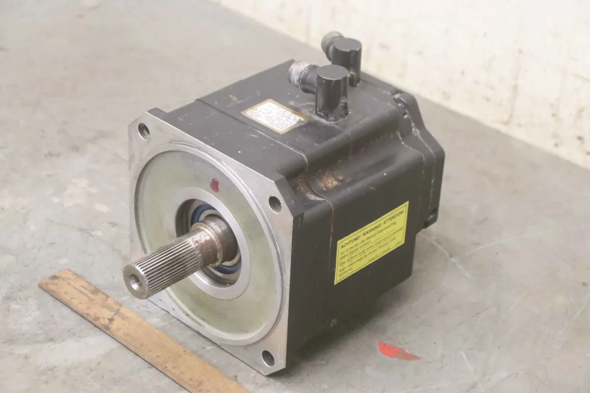 KUKA 1FK6100-8AF91-1ZZ9-Z S09 Servomotor