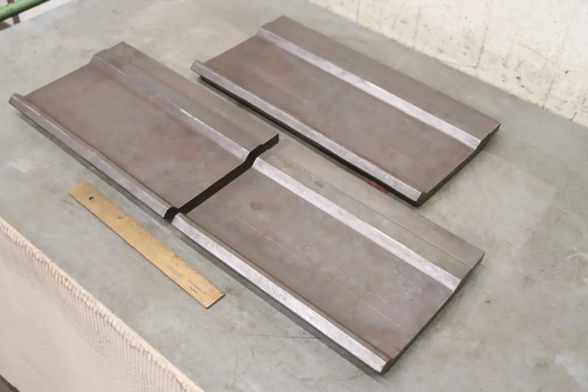 250/39 mm 90° Abkantwerkzeug geteilt 1265 mm