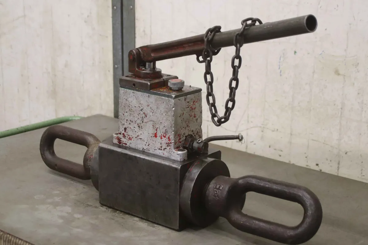 Enerpac Hub 110 mm Hydraulik-Zugzylinder 50 t
