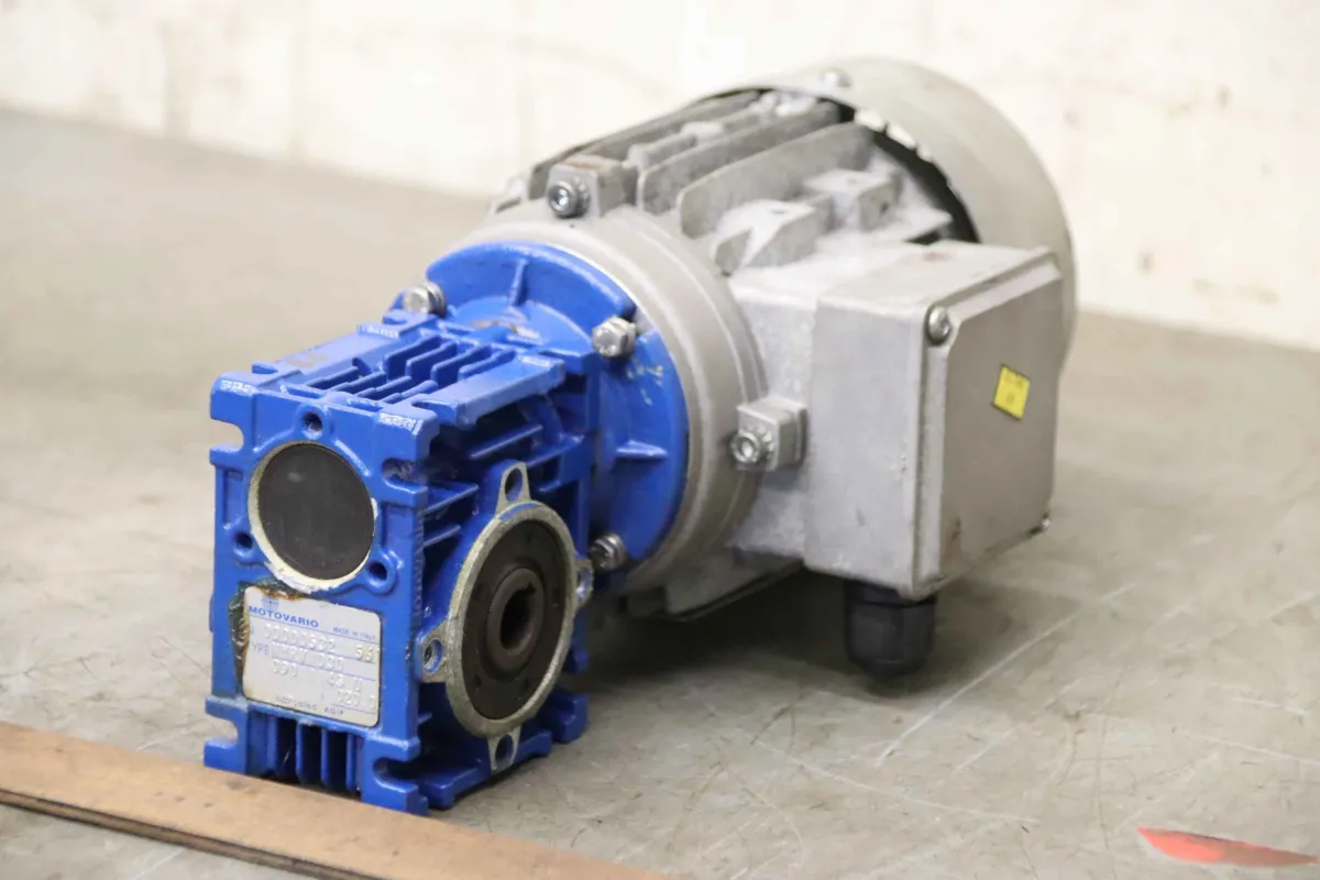 Motovario NHRV/ 030 63A-4 Getriebemotor 0,12 kW 68 U/min