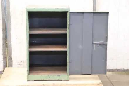 505/505/H870 mm Werkzeugschrank – RESALE