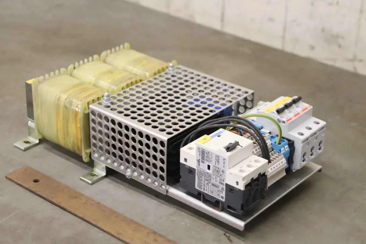 GST Telemecanique 13GST108 GV2-RT05 Transformator 0,384 kW