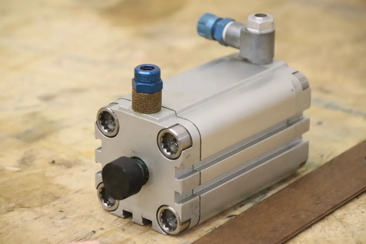 Festo ADVU-40-63-PA 156005 Kompaktzylinder