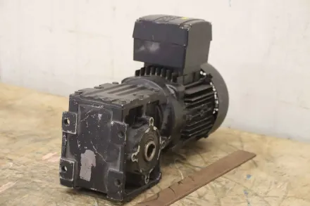 Sew-Eurodrive WA 30 DT71D4/IS Getriebemotor 0,37 kW 29 U/min – RESALE