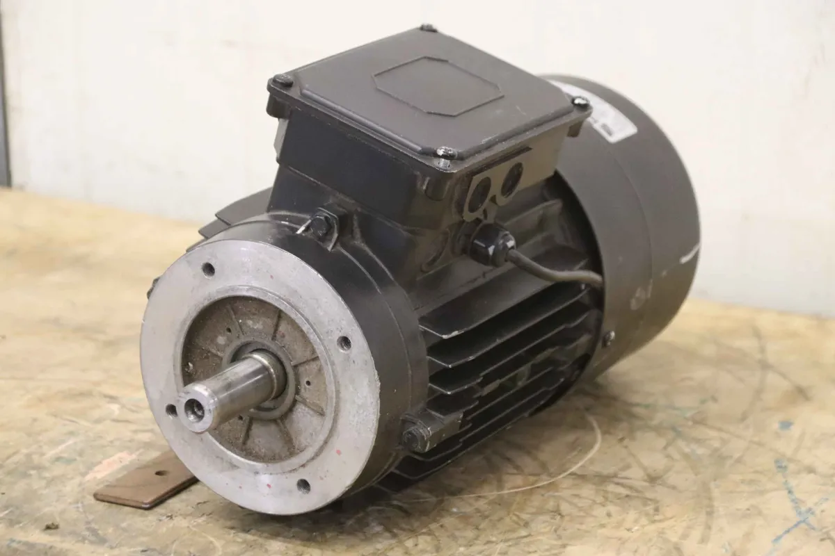 Weiss 5.5AZK 90L-8T B14P140 Elektromotor 0,55 kW 675 U/min