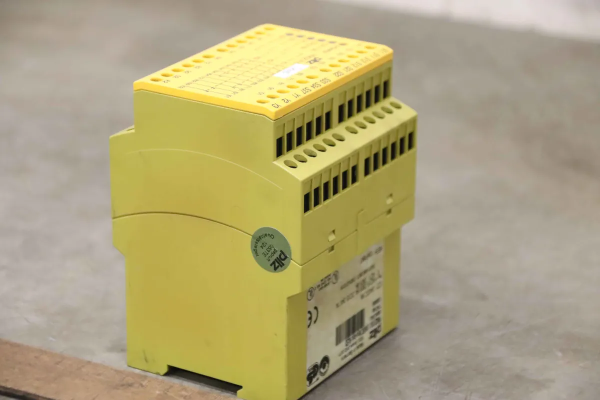 pilz PNOZ X10.1 24VDC 6n/o 4n/c 6LED Sicherheitsrelais