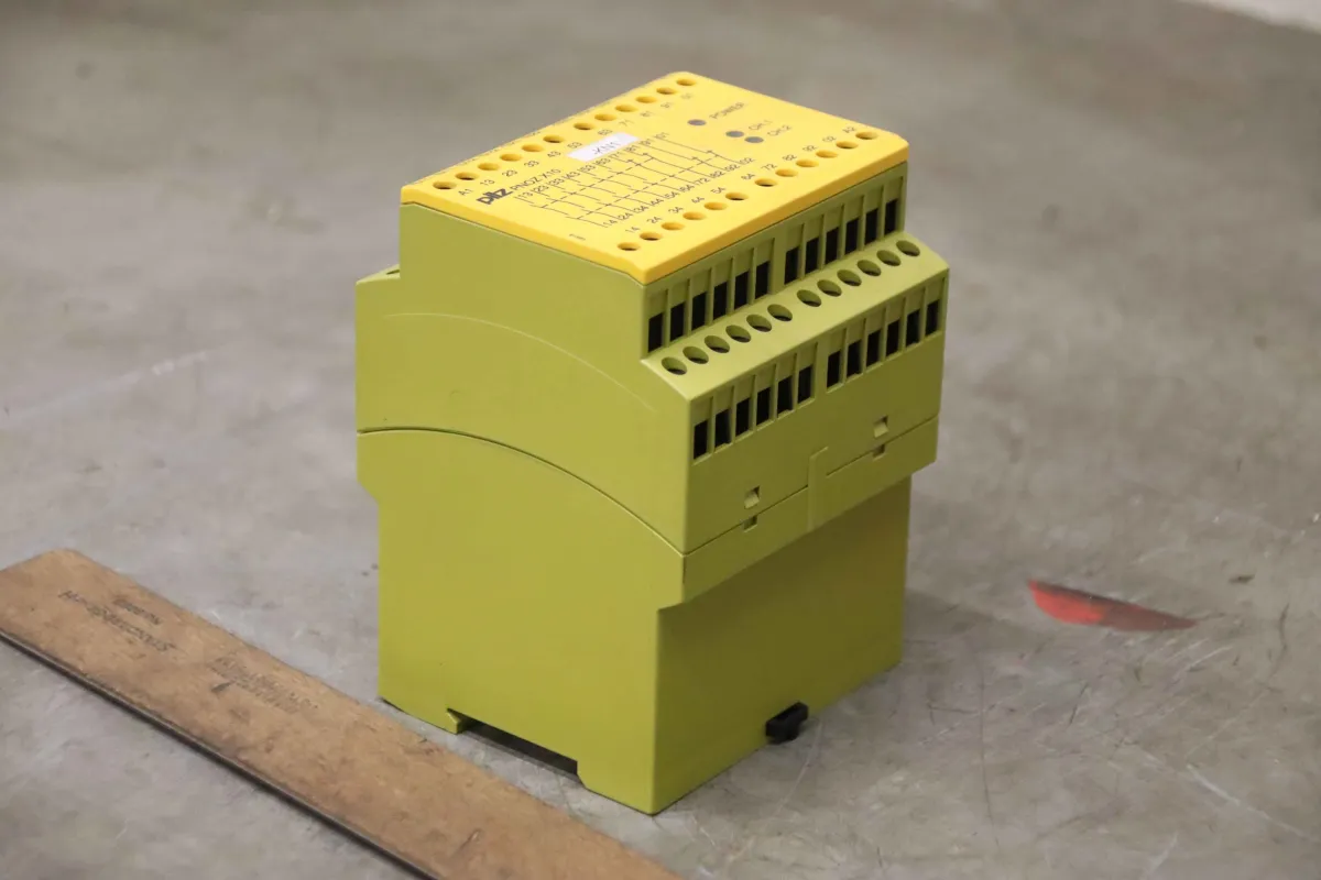 pilz PNOZ X10.1 24VDC 6n/o 4n/c 3LED Sicherheitsrelais