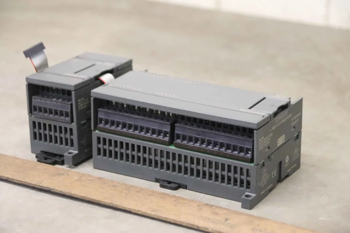 Siemens 6ES7 223-1PL22-0XA0 6ES7232-0HB22-0XA0 Digitaleingabe Analogausgabe