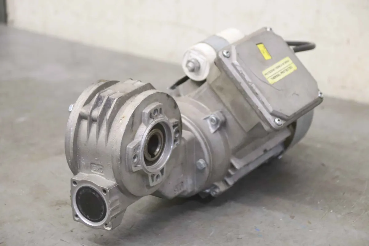 CEG MM63B4-STDT Getriebemotor 0,22 kW 100 U/min