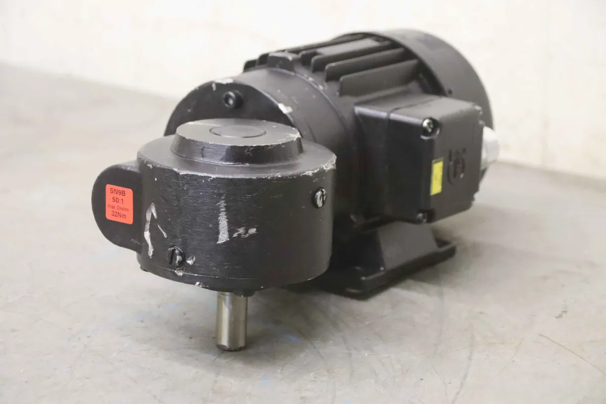 Ruhrgetriebe SN9B AF63/4B-7 Geared motor 0.18 kW 28 rpm