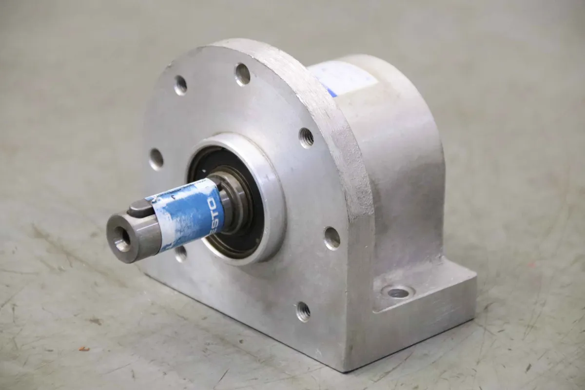 Festo FLSR-32-R 15 637 Freilauf Schwenkantrieb