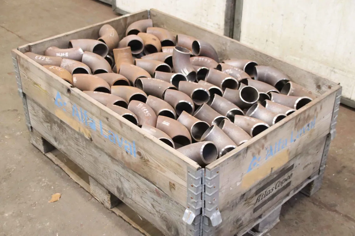 39 verschiedene Ausführungen Rohrbogen 90° Ø 70 -114 mm 168 Stück