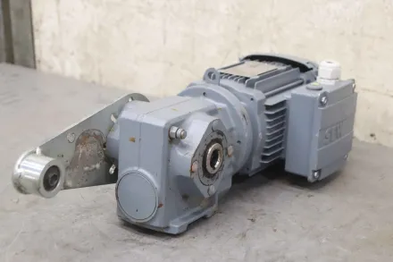 Sew-Eurodrive SA37 DRS71M4 Getriebemotor 0,55 kW 72 U/min – RESALE