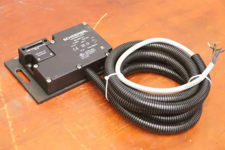 Schmersal Mikron AZM 161SK-33rka-024 IEC 60947-5-1 Sicherheitsschalter – RESALE