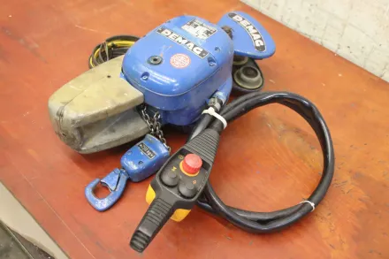 Demag PK1N Kettenzug mit Fahrwerk 250 kg – RESALE