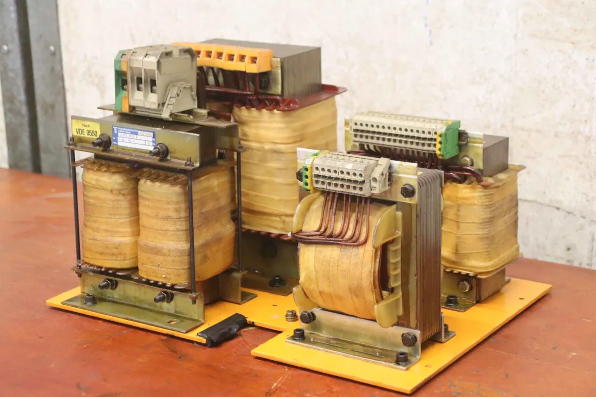 Schuster Safan GLD11-3870 TEK-4191 TUK-4450 DK-3449 UC 110-3100 Transformatoren 4 Stück