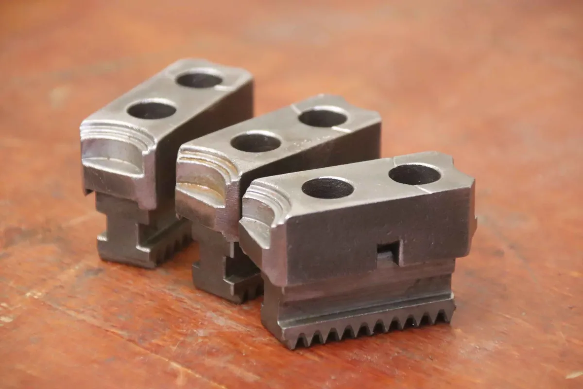 Forkardt Breite 14 mm schrägverzahnt Wechselbacken
