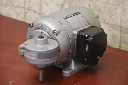 Groschopp E 2 a WK 0341501 DM 90-60 Getriebemotor 0,12 kW 400 U/min – RESALE