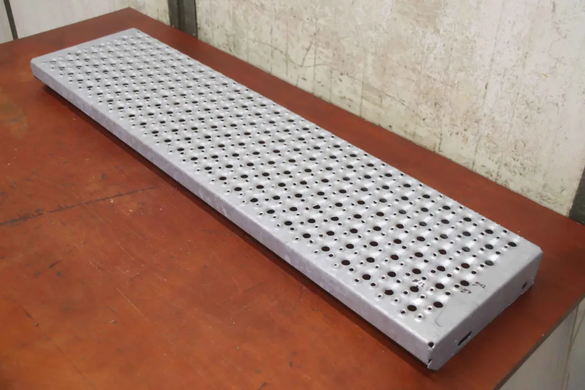 Stahl 1100 x 270 x 75 mm Gitterrosten Lochrost