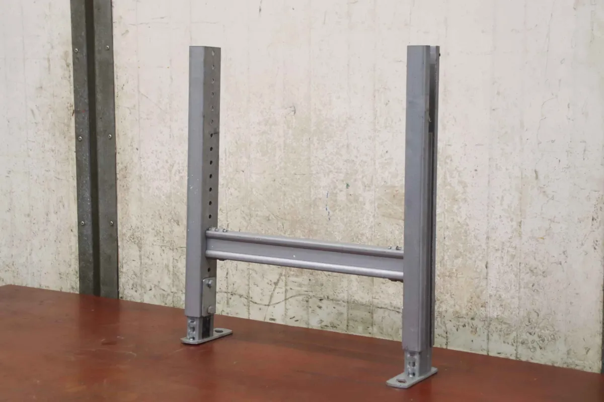 Breite 480 mm / Höhe 535 bis 820 mm Stütze