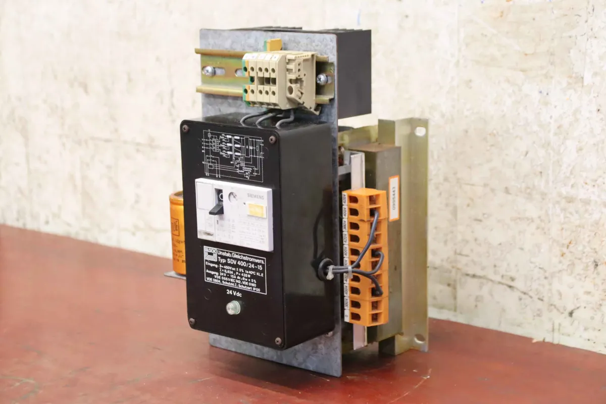 Block SDV 400/24-15 Gleichstromversorgung