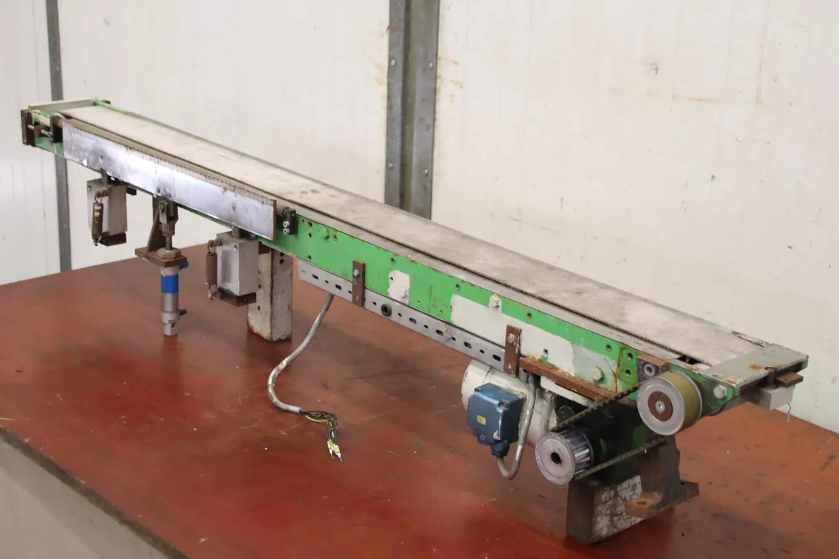 1420 x 90 mm Förderband 2 m/min